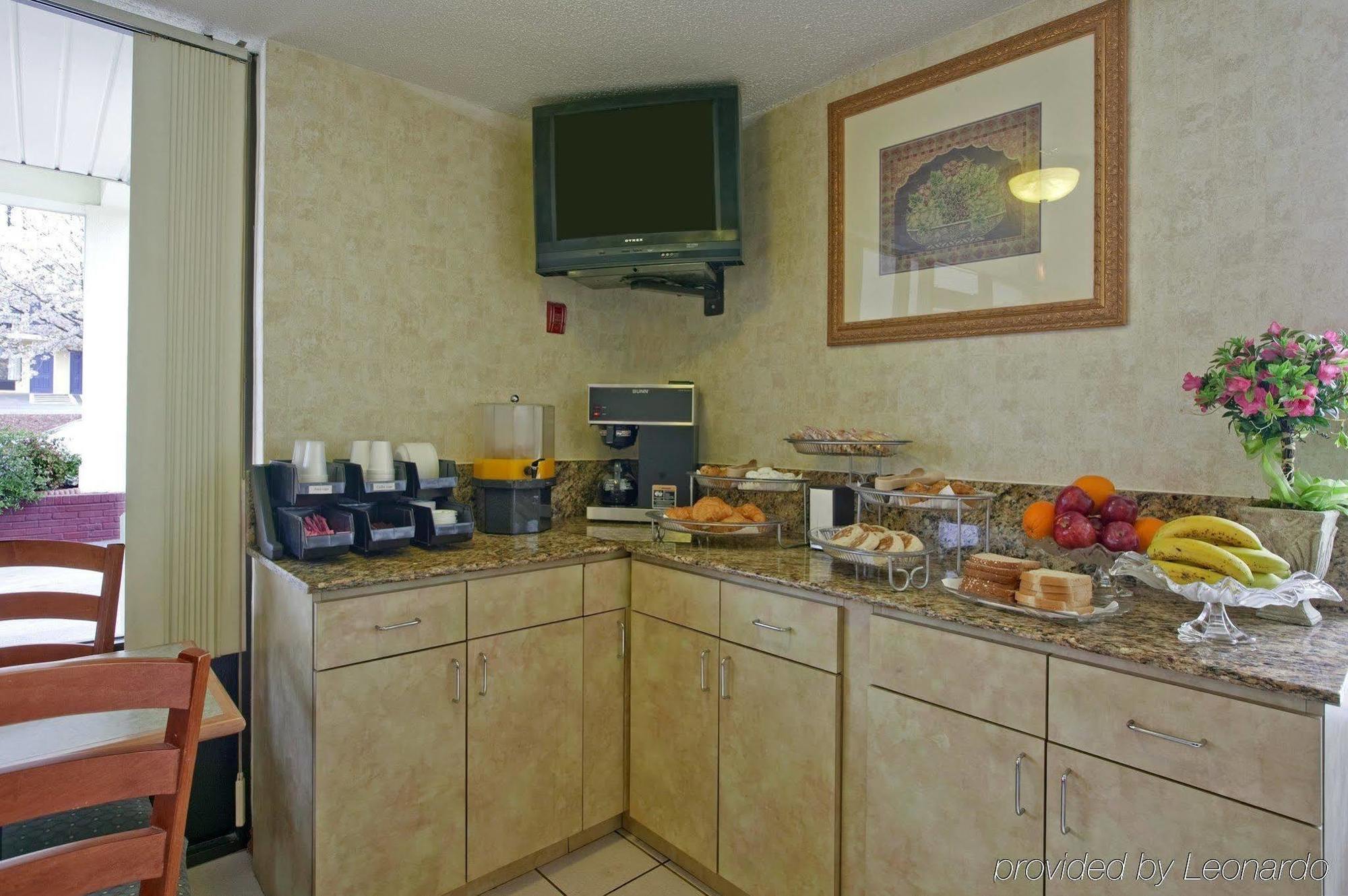 My Home & Suites コビントン レストラン 写真