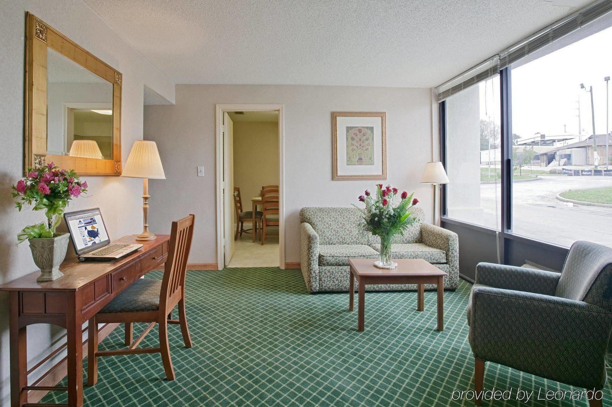 My Home & Suites コビントン 部屋 写真